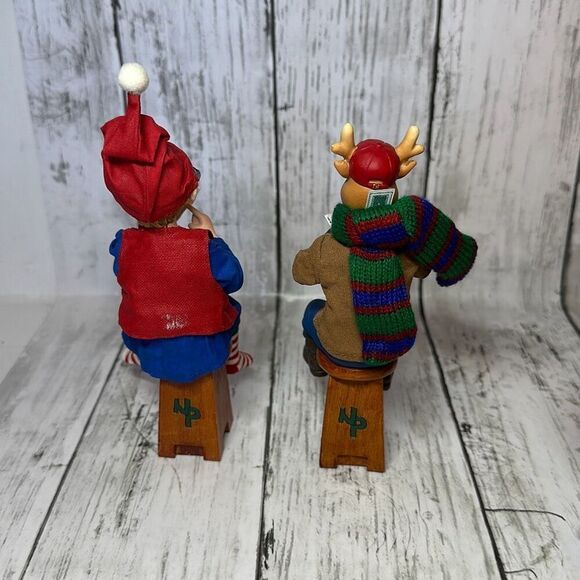 Clothique Possible Dreams NorthPole Hole 'Em Poker Card Santa Elf Reindeer 2005 - Picture 7 of 11